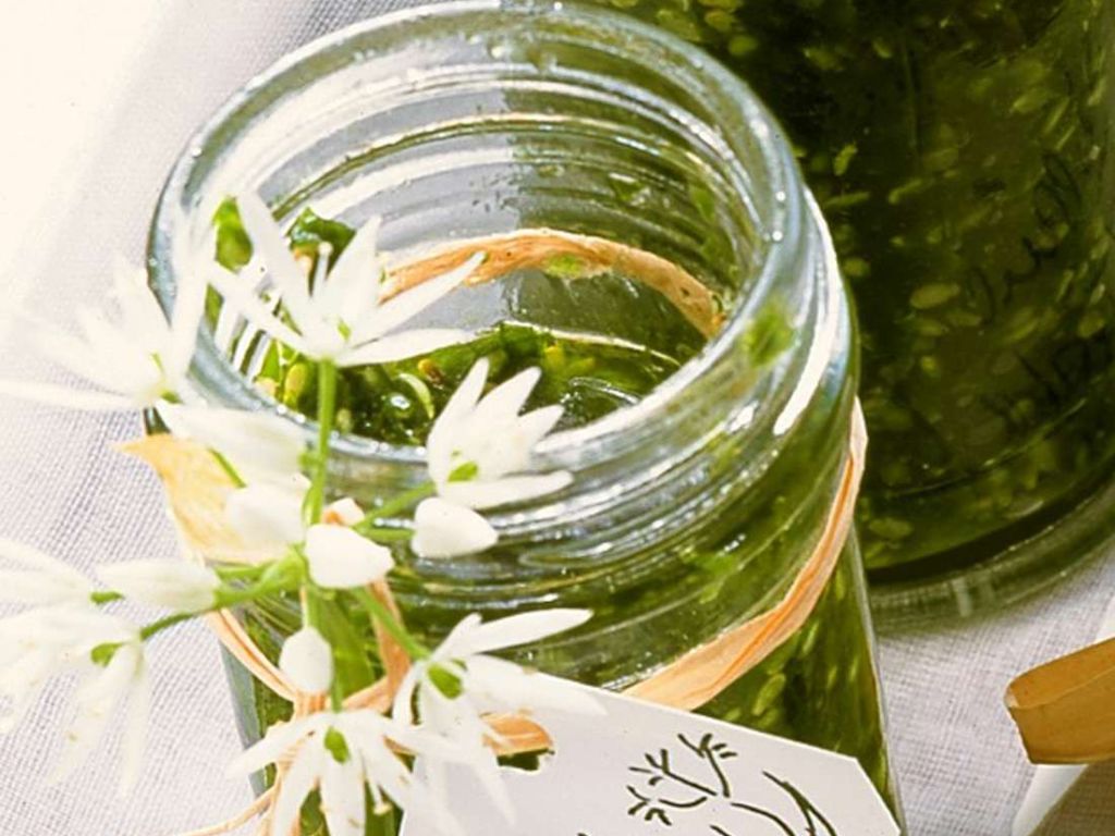 Bärlauchpaste mit Sesam Rezept | EAT SMARTER