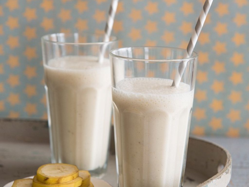 Bananen-Shake Rezept | EAT SMARTER Bananen-Shake Rezept | EAT SMARTER