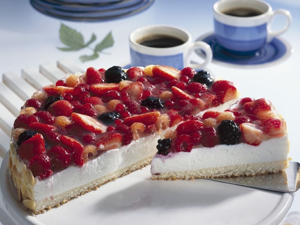 Best HD Pictures about  Quark Kuchen Mit Beeren  with No AI Images