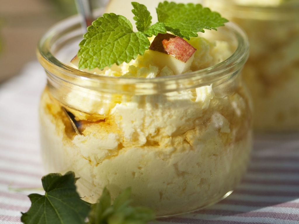 Birnen-Vanille-Quark mit Rum Rezept | EAT SMARTER