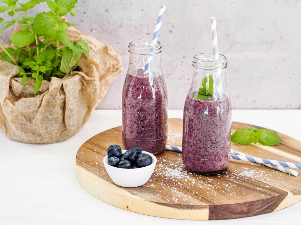 Blaubeer-Kokos-Smoothie Rezept | EAT SMARTER
