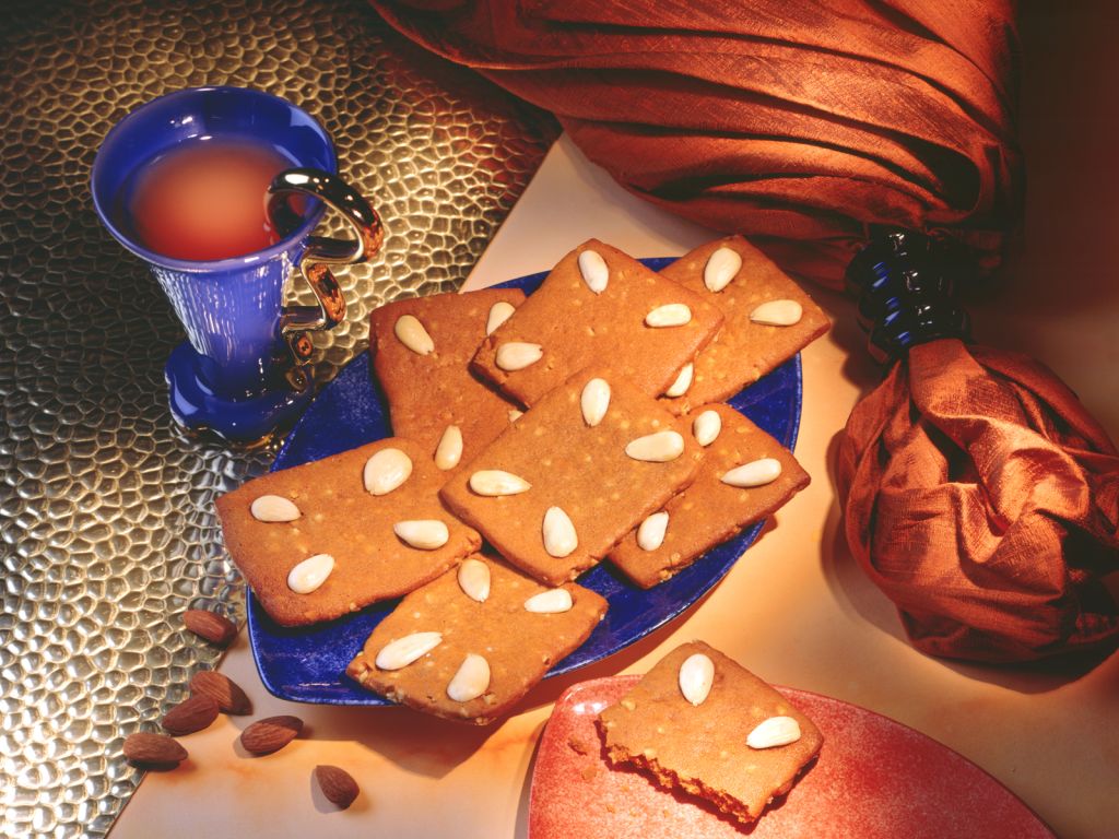 Braune Kuchen mit Mandeln Rezept | EAT SMARTER