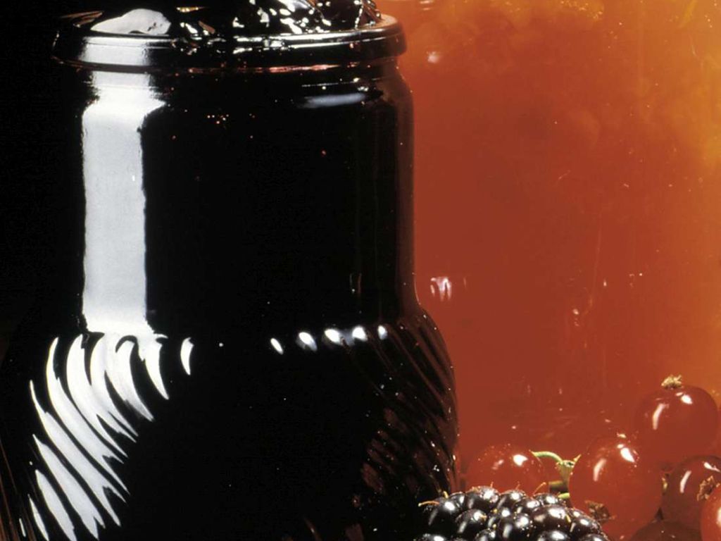 Brombeerkonfitüre ohne Kerne Rezept | EAT SMARTER Brombeerkonfitüre ohne Kerne Rezept | EAT SMARTER