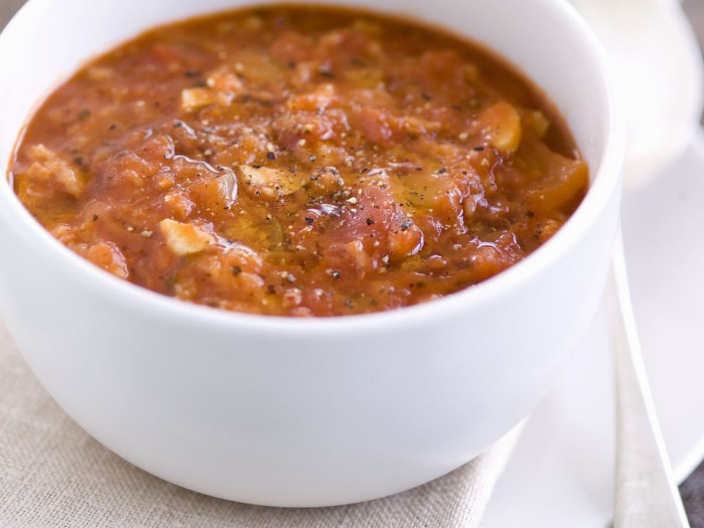 Brotsuppe mit Tomaten Rezept | EAT SMARTER