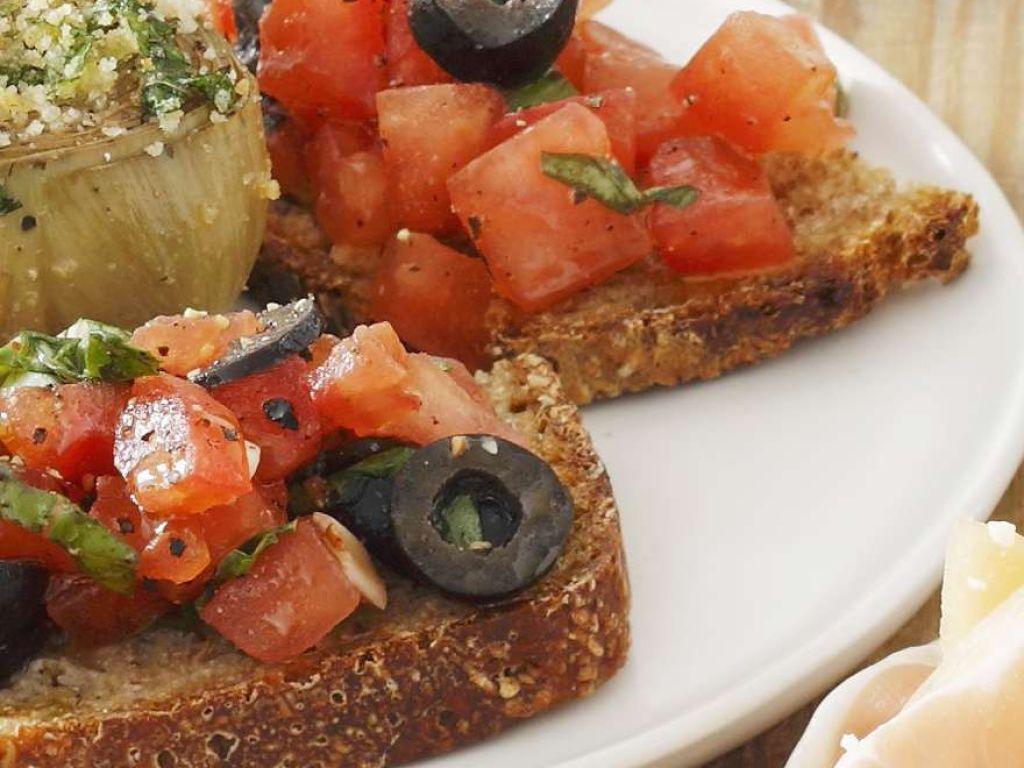 Bruschetta Mit Oliven Und Getrockneten Tomaten - Rezepte Suchen