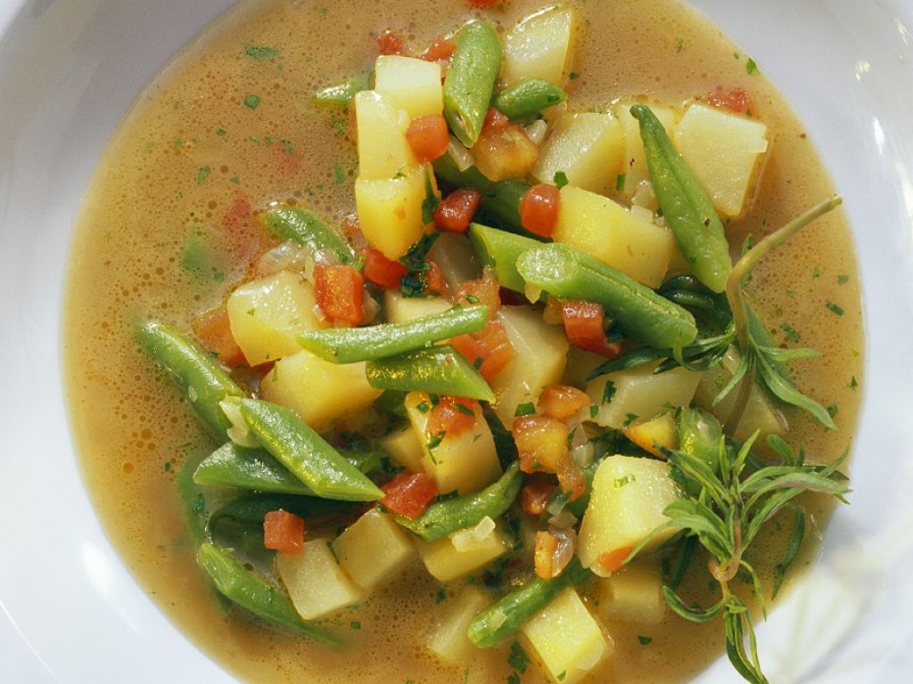 Bunte Gemüsesuppe mit Kartoffeln Rezept | EAT SMARTER Bunte Gemüsesuppe mit Kartoffeln Rezept | EAT SMARTER