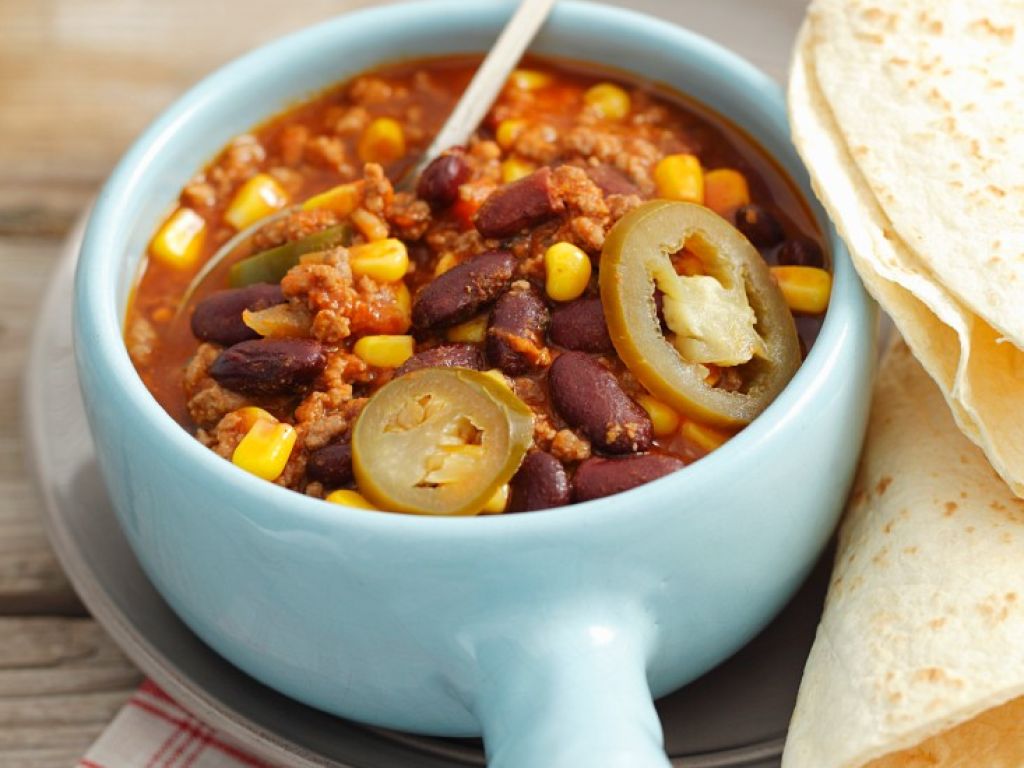 Chili con Carne mit Tortillas Rezept | EAT SMARTER Chili con Carne mit Tortillas Rezept | EAT SMARTER