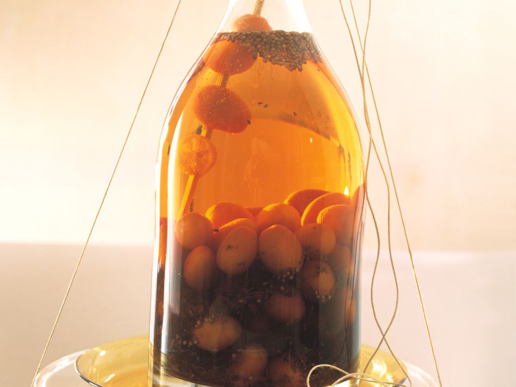 Eingelegte Kumquats in Orangenlikör und Rum Rezept EAT SMARTER
