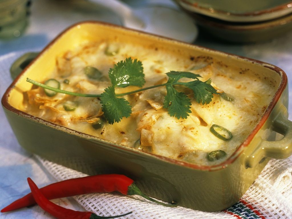 Enchilada-Auflauf Rezept | EAT SMARTER