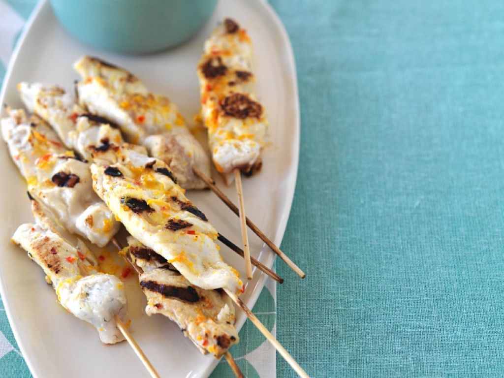 Fischspieße vom Grill Rezept | EAT SMARTER