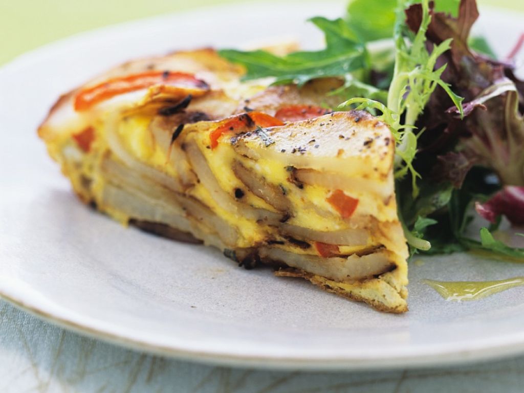 Frittata mit Kartoffeln und Paprika Rezept | EAT SMARTER