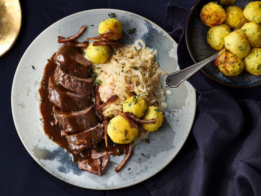 Gänsebrust mit Sauce Rezept | EAT SMARTER