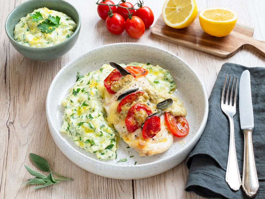 Gebackene Hähnchenbrust alla caprese auf Kräuter-Kartoffel-Püree Rezept ...