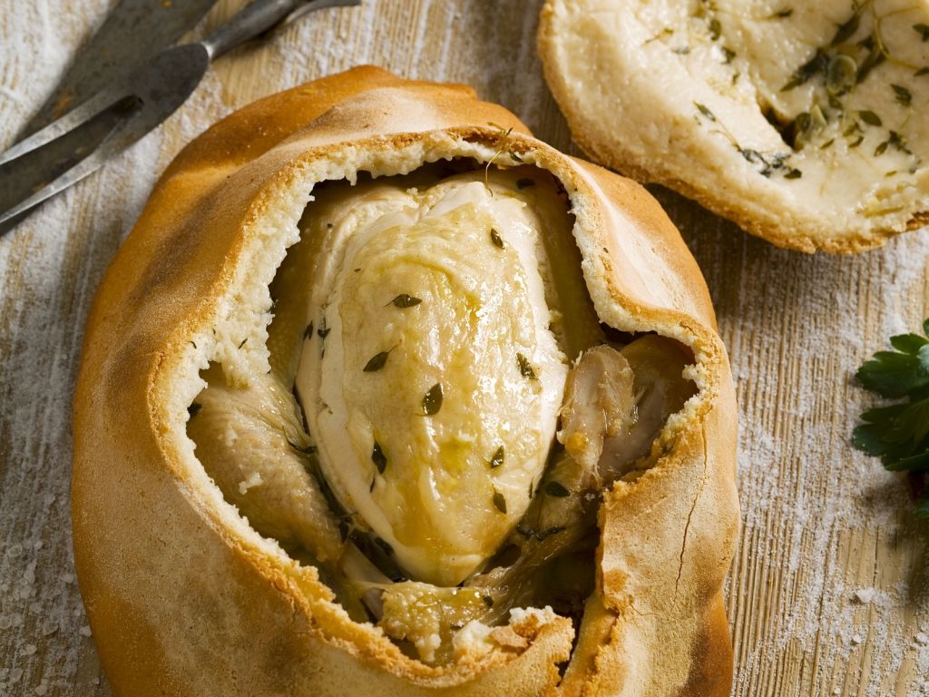 Gebackenes Hähnchen im Teigmantel Rezept | EAT SMARTER Gebackenes Hähnchen im Teigmantel Rezept | EAT SMARTER