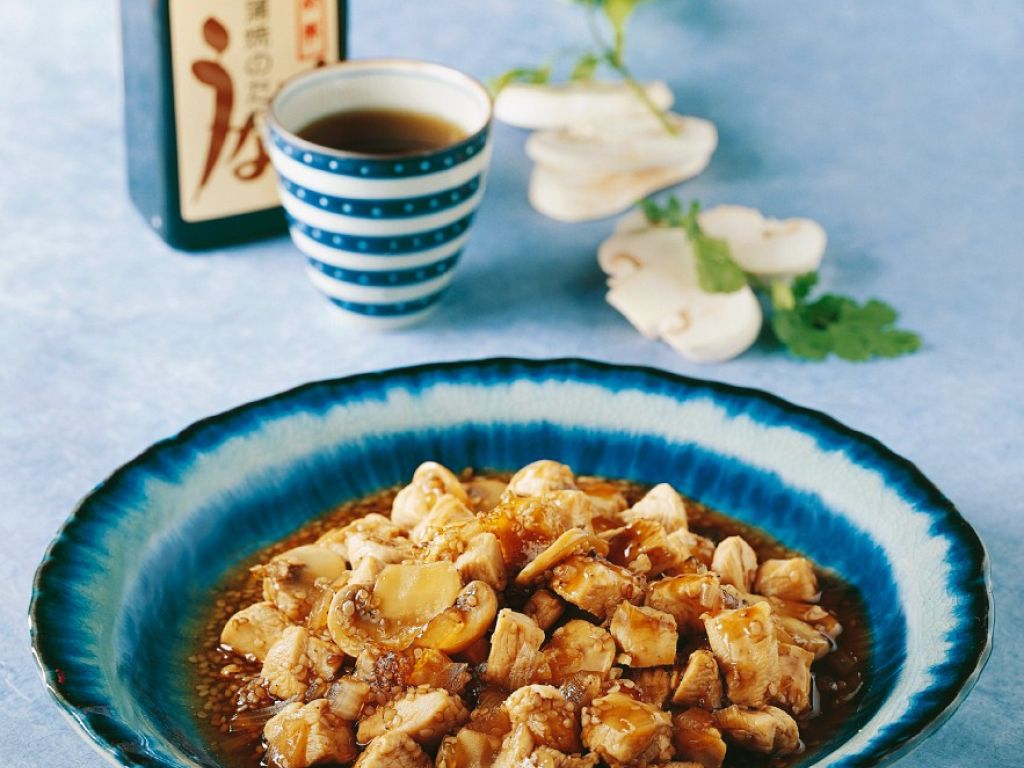 Gebratenes Hähnchen mit Champignons aus dem Wok Rezept | EAT SMARTER