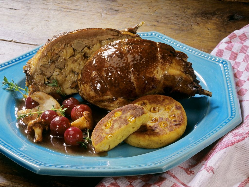 Gefüllte Ente mit Pilzen Rezept | EAT SMARTER