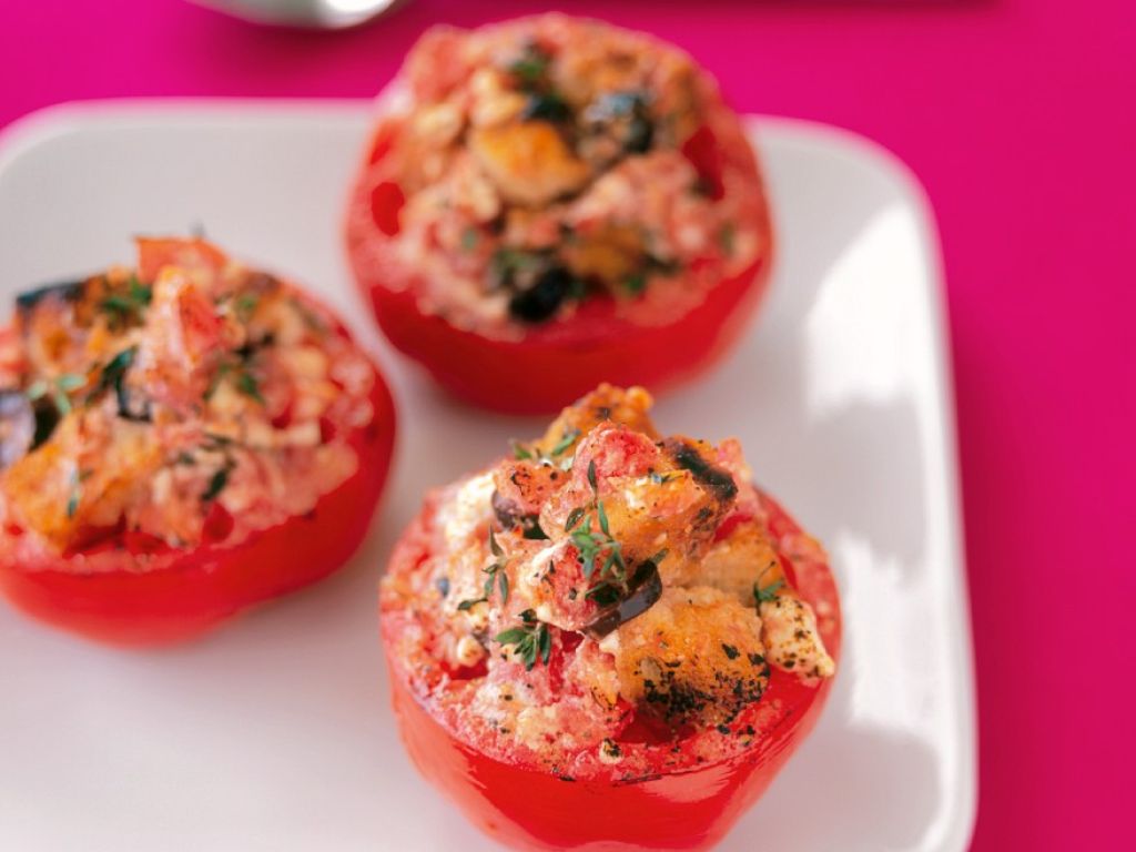 Gefüllte Tomaten mit Sardellen Rezept | EAT SMARTER Gefüllte Tomaten mit Sardellen Rezept | EAT SMARTER