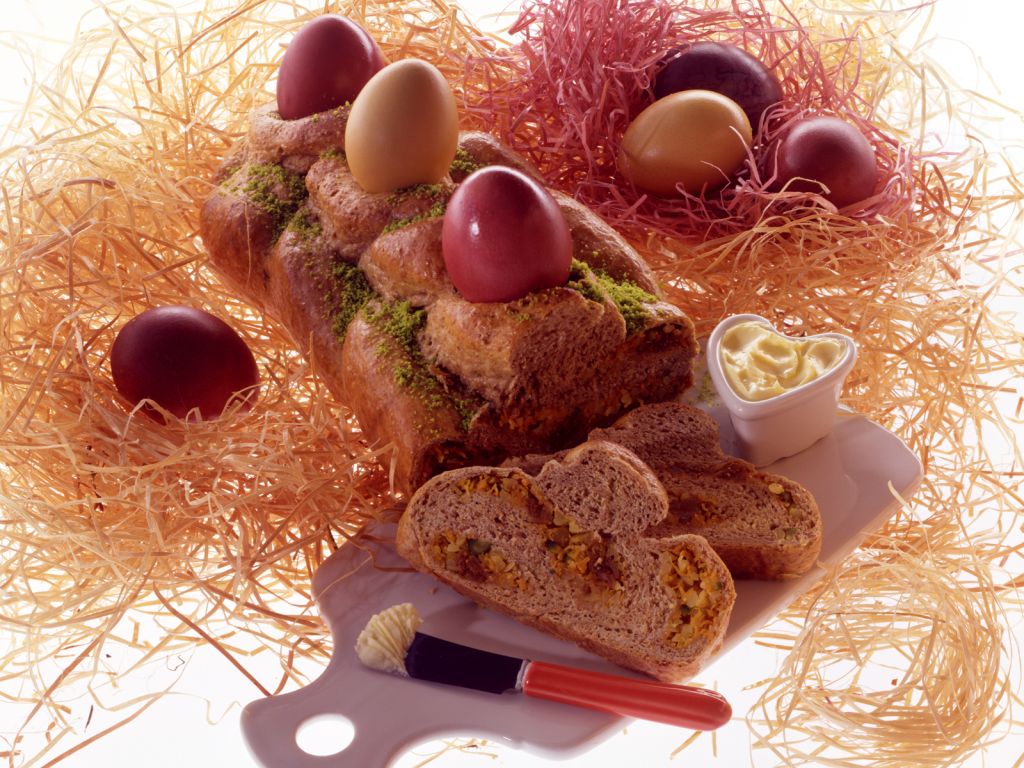 Gefüllter Osterzopf Rezept | EAT SMARTER