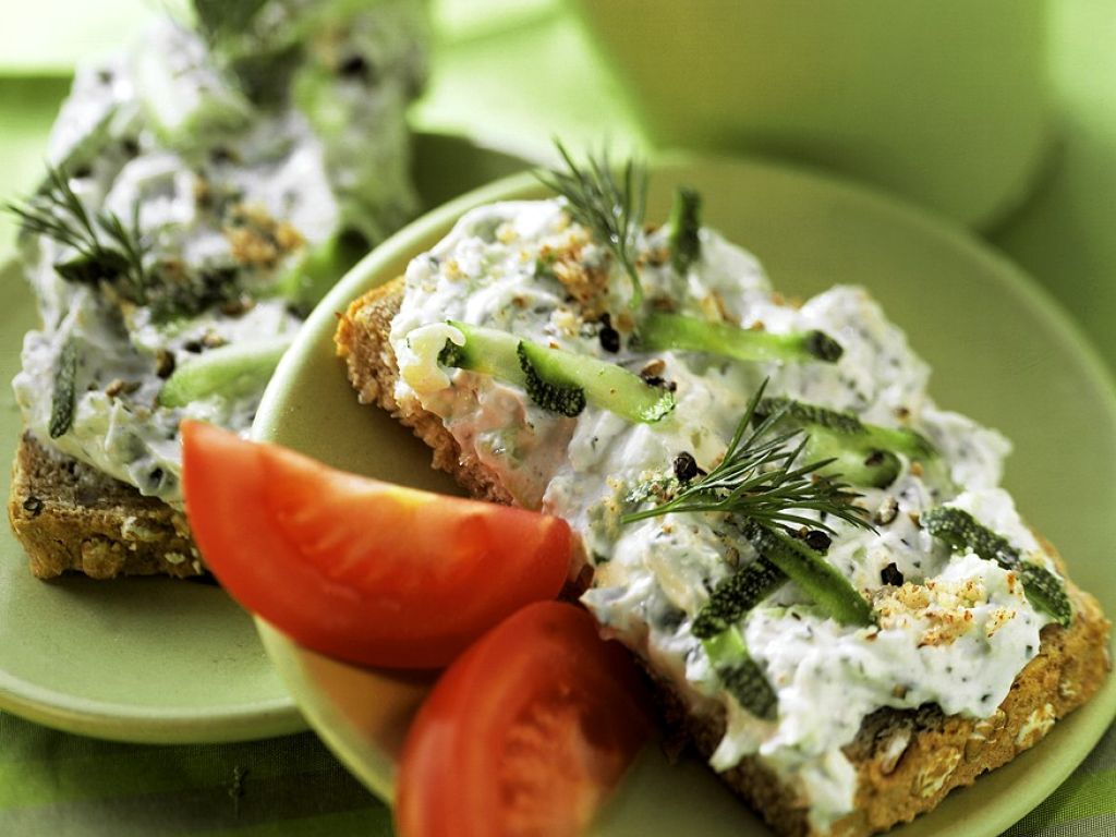 Gemüse-Aufstrich Rezept | EAT SMARTER