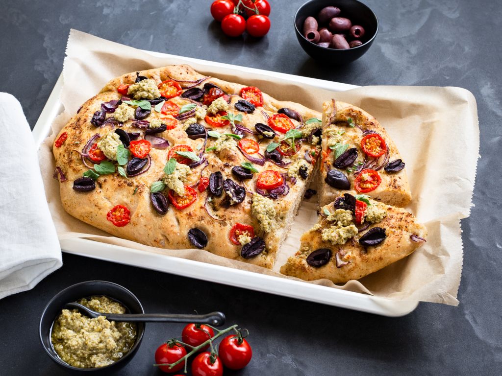 GemüseFocaccia mit Kräutern und BrokkoliPesto Rezept EAT SMARTER