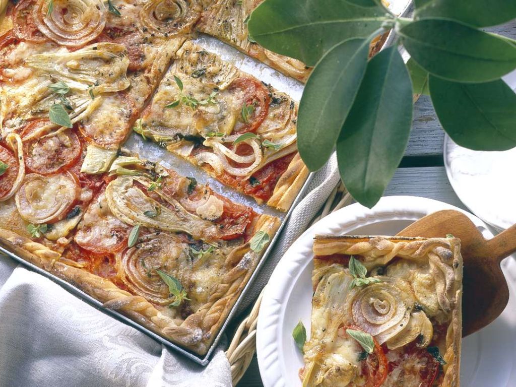 Gemüsepizza vom Blech Rezept | EAT SMARTER