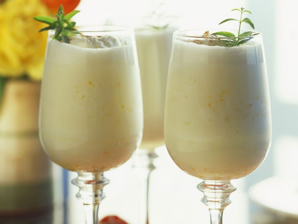 Gin Fizz mit Zitronenverbene Rezept EAT SMARTER