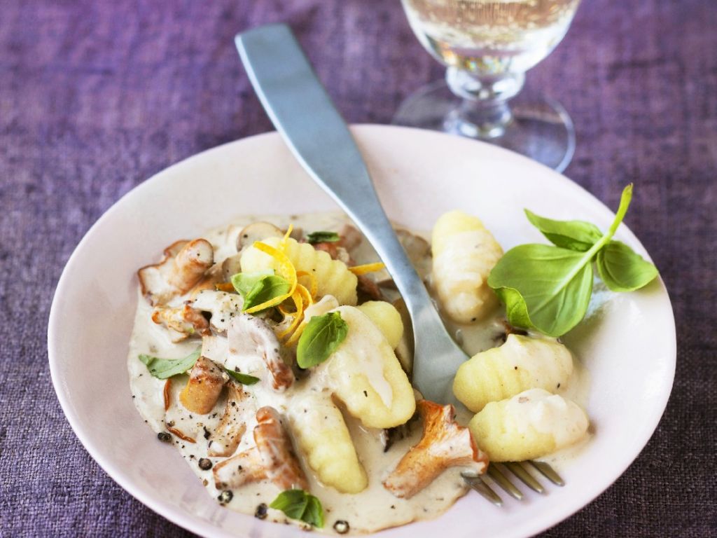 Gnocchi mit Pfifferlingsragout Rezept | EAT SMARTER