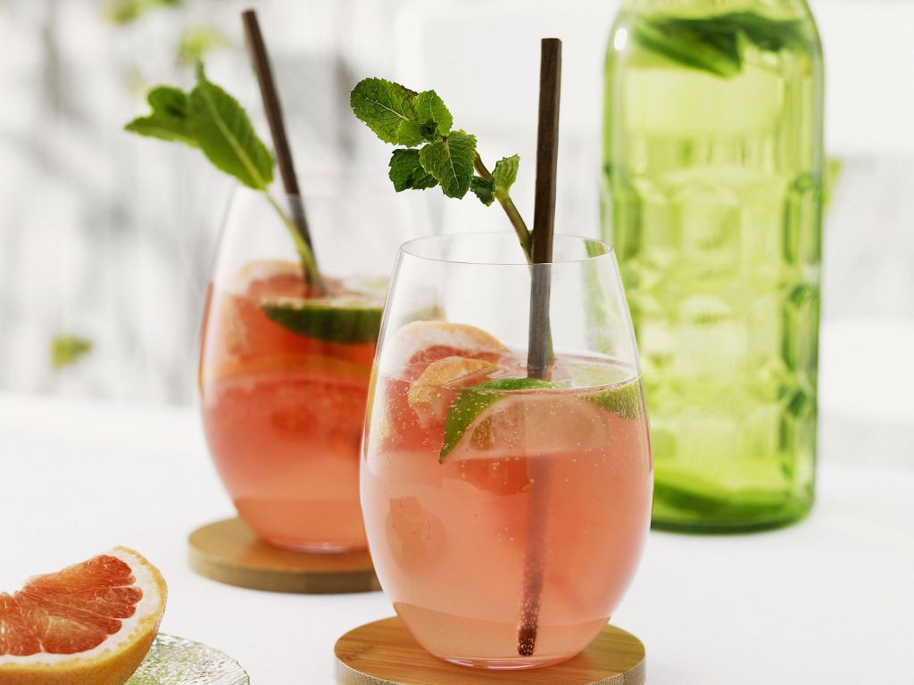 GrapefruitDrink mit Limette Rezept EAT SMARTER