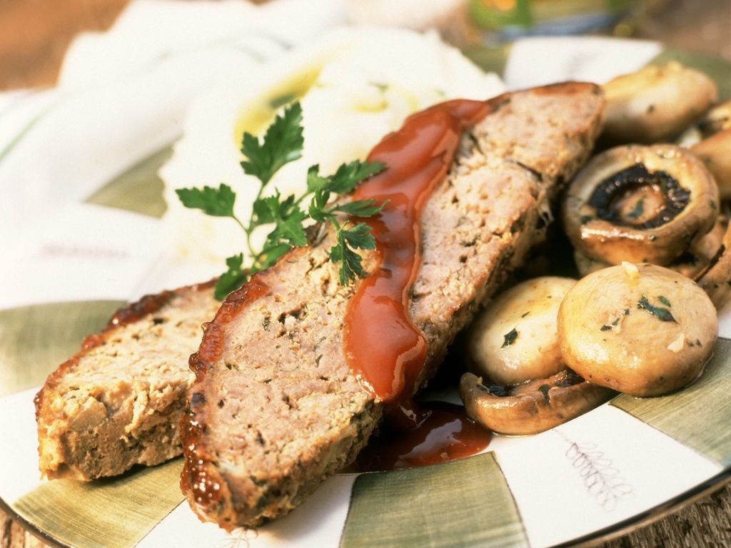 Hackbraten mit Barbecuesauce Rezept | EAT SMARTER