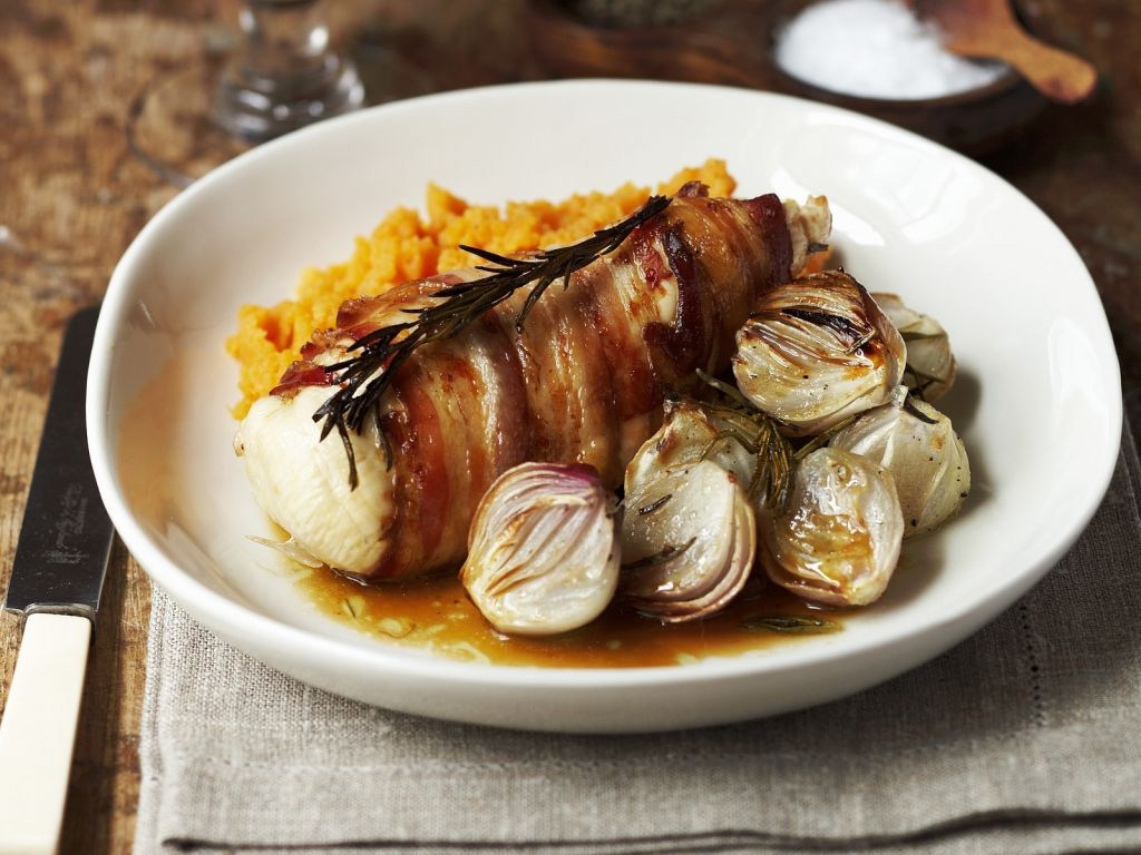 Hähnchenfilet mit Bacon umwickelt Rezept | EAT SMARTER