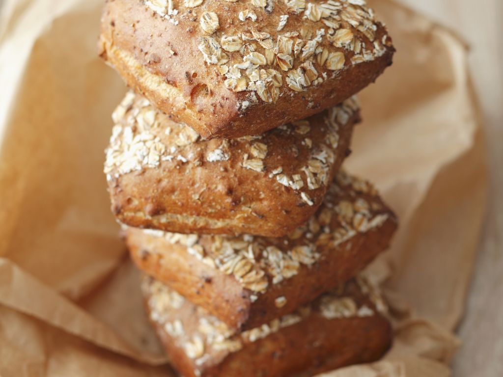 Haferflockenbrötchen mit Natursauerteig Rezept | EAT SMARTER Haferflockenbrötchen mit Natursauerteig Rezept | EAT SMARTER