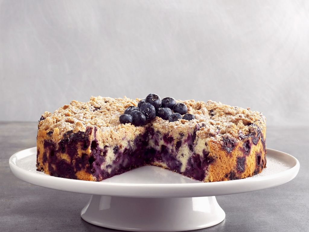 Heidelbeerkuchen mit Streuseln Rezept | EAT SMARTER
