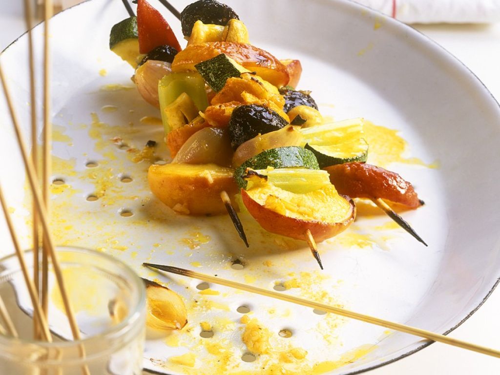Herzhafte Obst-Gemüse-Spieße Rezept | EAT SMARTER Herzhafte Obst-Gemüse-Spieße Rezept | EAT SMARTER