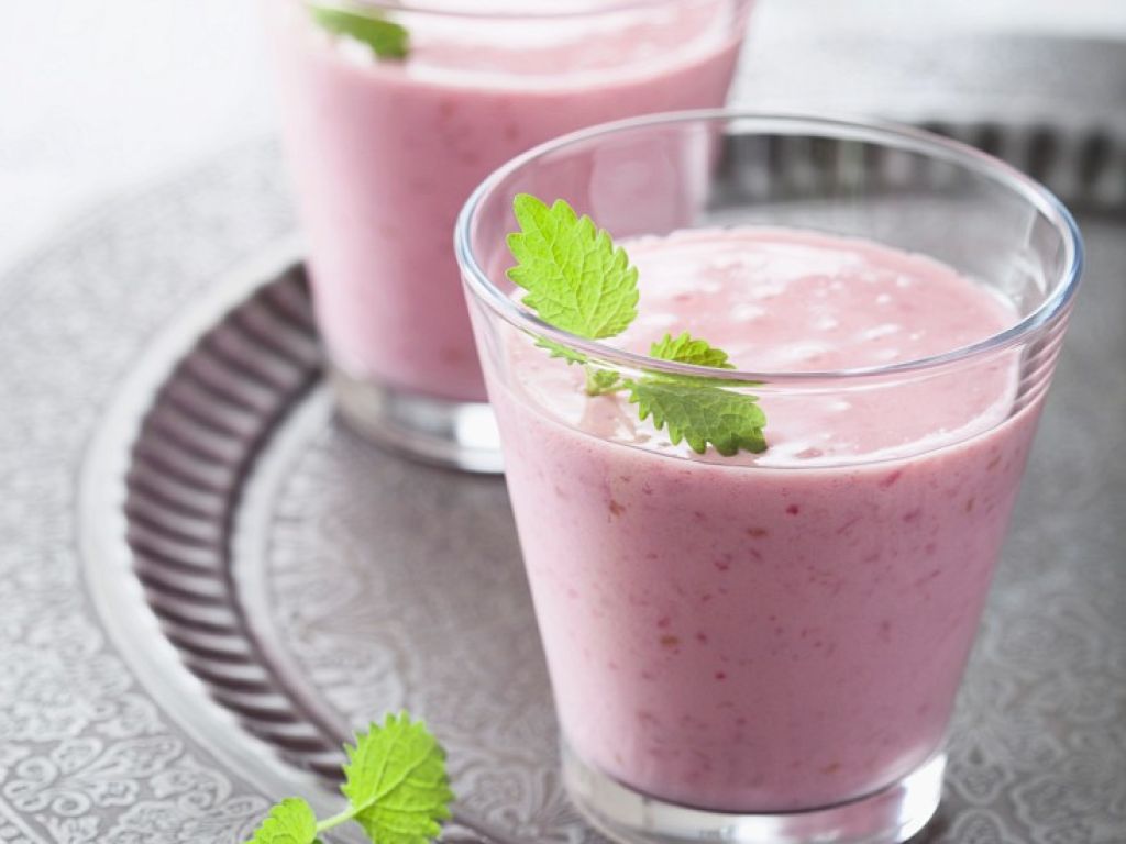 Himbeer-Shakes Rezept | EAT SMARTER