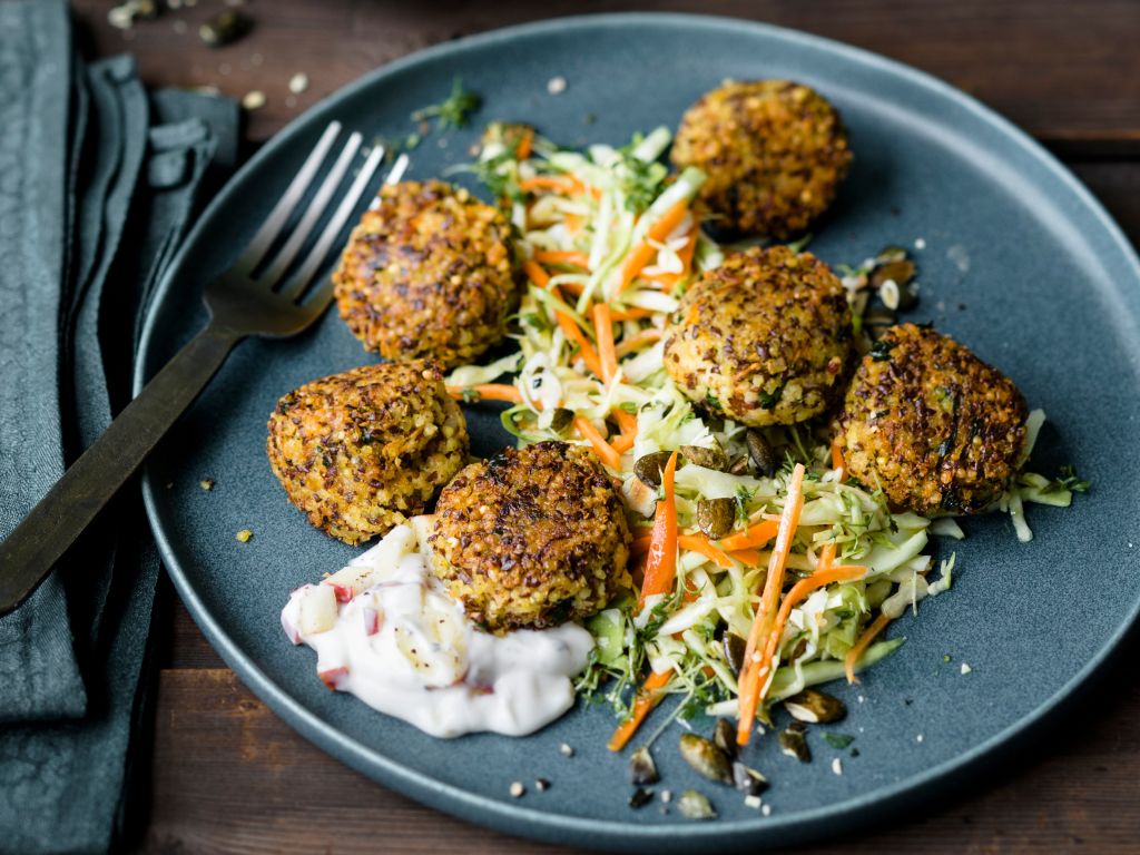 Hirsebällchen Rezept | EAT SMARTER
