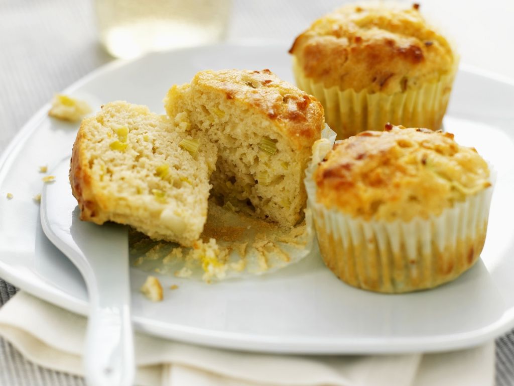 Käse-Muffins mit Lauch Rezept | EAT SMARTER Käse-Muffins mit Lauch Rezept | EAT SMARTER