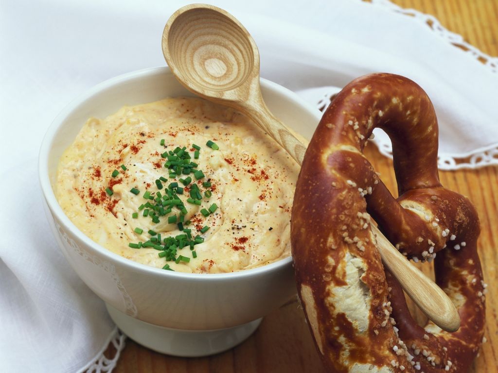 Käsecreme aus Bayern (Obazda) Rezept | EAT SMARTER