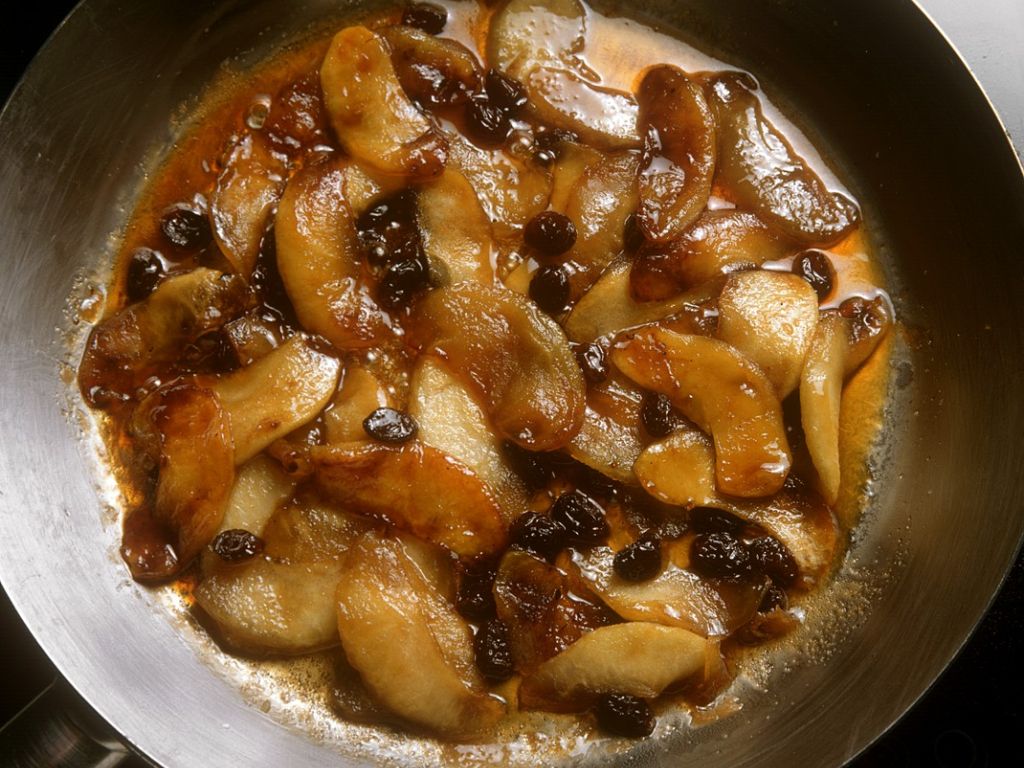 Karamellisierte Apfelspalten Rezept | EAT SMARTER Karamellisierte Apfelspalten Rezept | EAT SMARTER