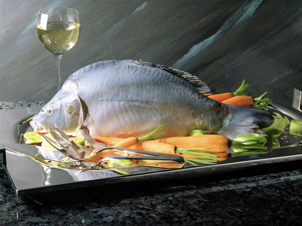 Karpfen blau mit Möhren-Gemüse Rezept | EAT SMARTER