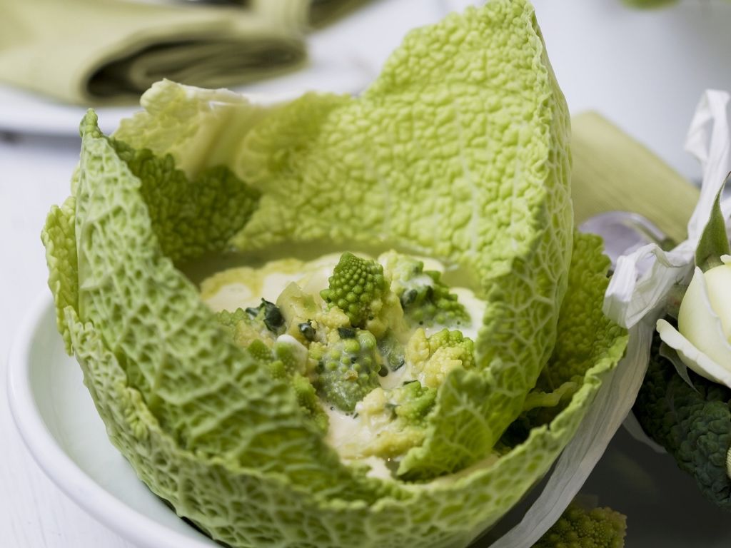 Kartoffel-Romanesco-Suppe Rezept | EAT SMARTER