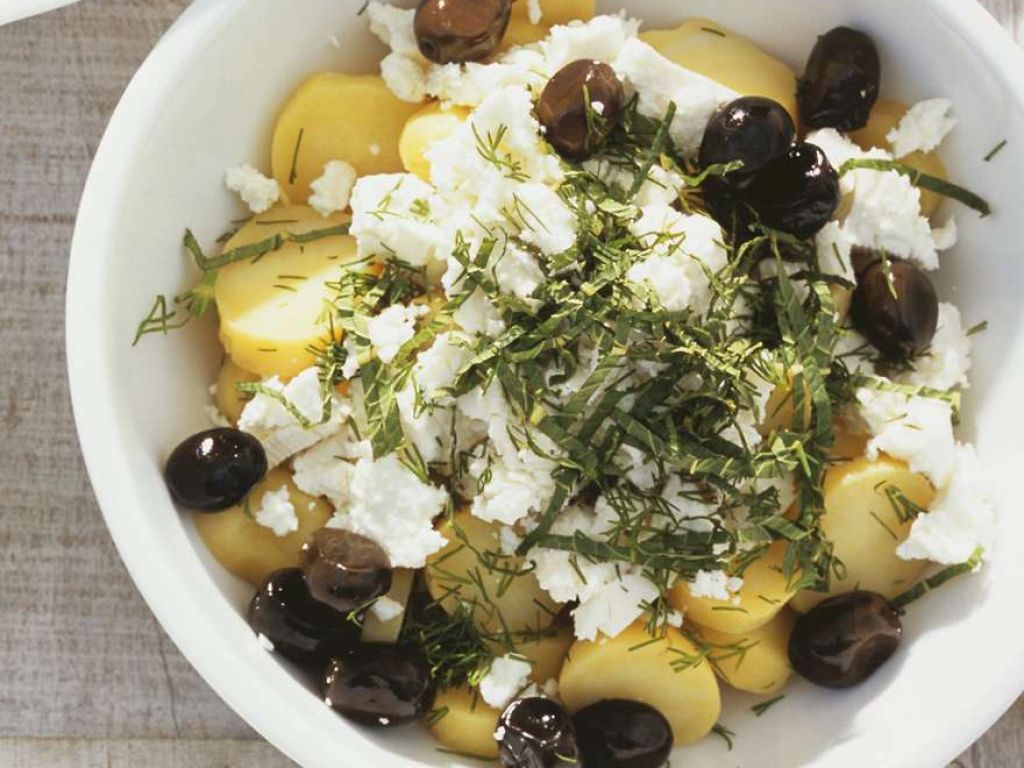 Kartoffelsalat mit Feta Rezept | EAT SMARTER Kartoffelsalat mit Feta Rezept | EAT SMARTER