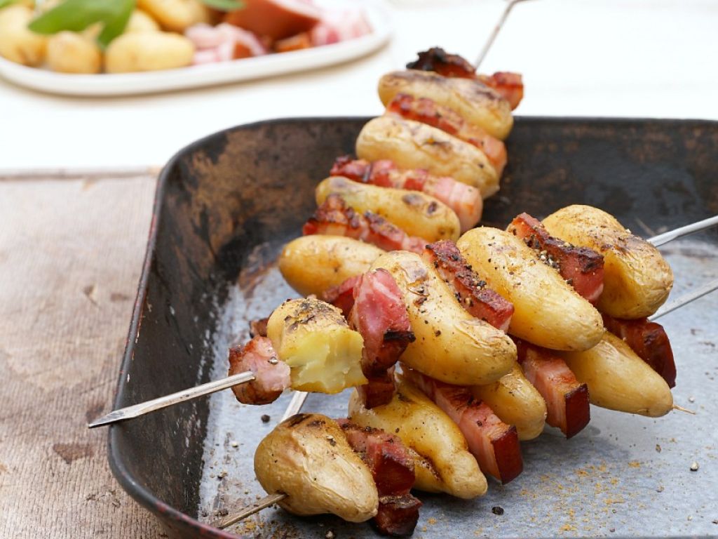 Kartoffelspieße vom Grill Rezept EAT SMARTER