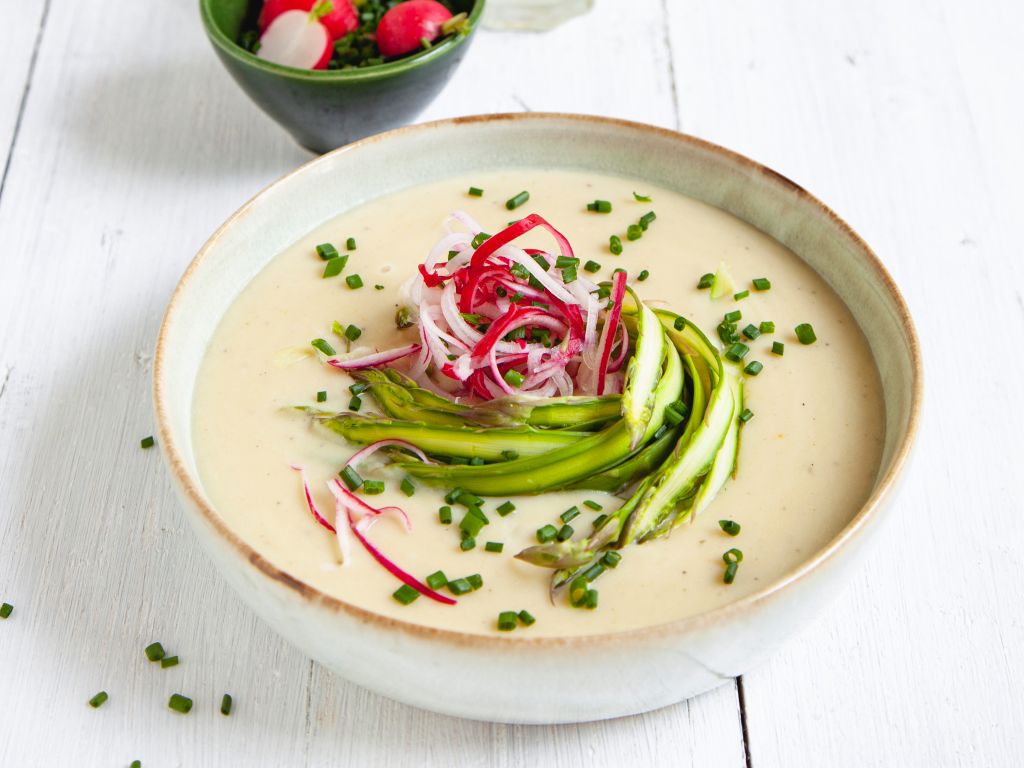 Kartoffelsuppe mit Spargel Rezept | EAT SMARTER Kartoffelsuppe mit Spargel Rezept | EAT SMARTER