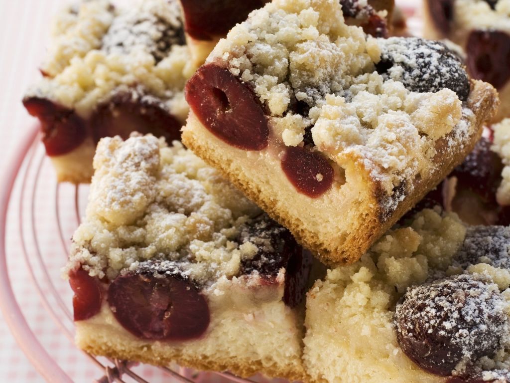 Streusel-Kirschkuchen Rezept | EAT SMARTER
