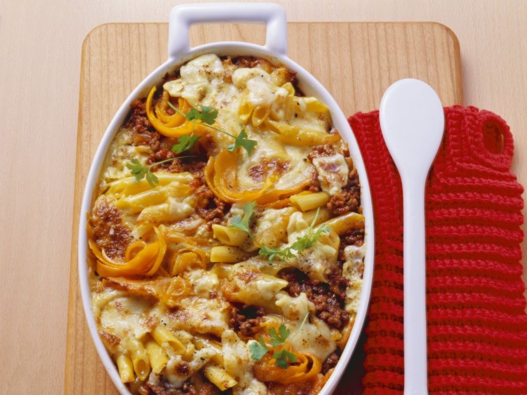 Kürbis-Hackfleisch-Gratin Rezept | EAT SMARTER Kürbis-Hackfleisch-Gratin Rezept | EAT SMARTER