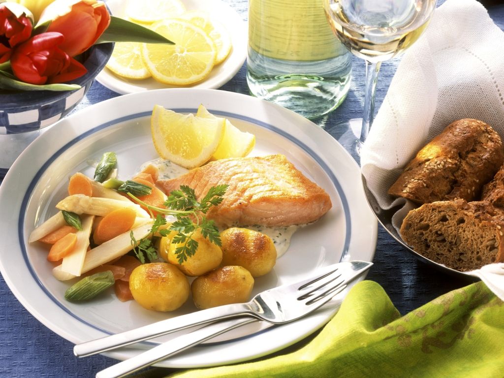 Fisch Mit Kartoffeln Und Gemüse