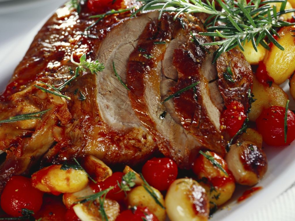 Lammkeule mit Schalotten und Rosmarin Rezept | EAT SMARTER