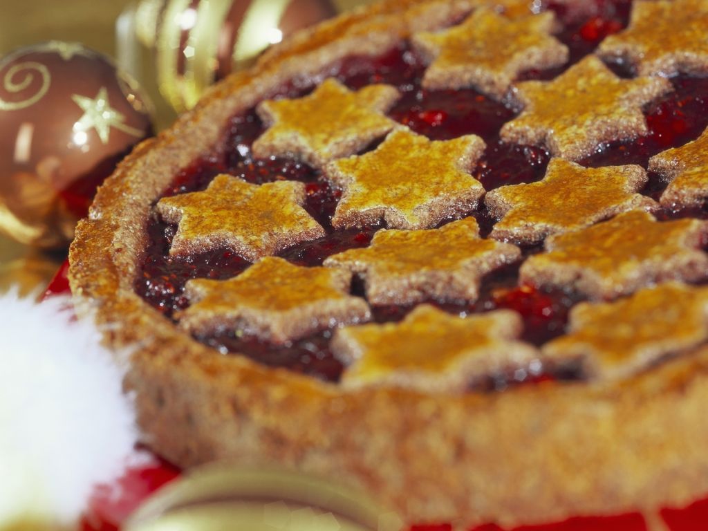 Linzertorte mit Sternen Rezept | EAT SMARTER Linzertorte mit Sternen Rezept | EAT SMARTER