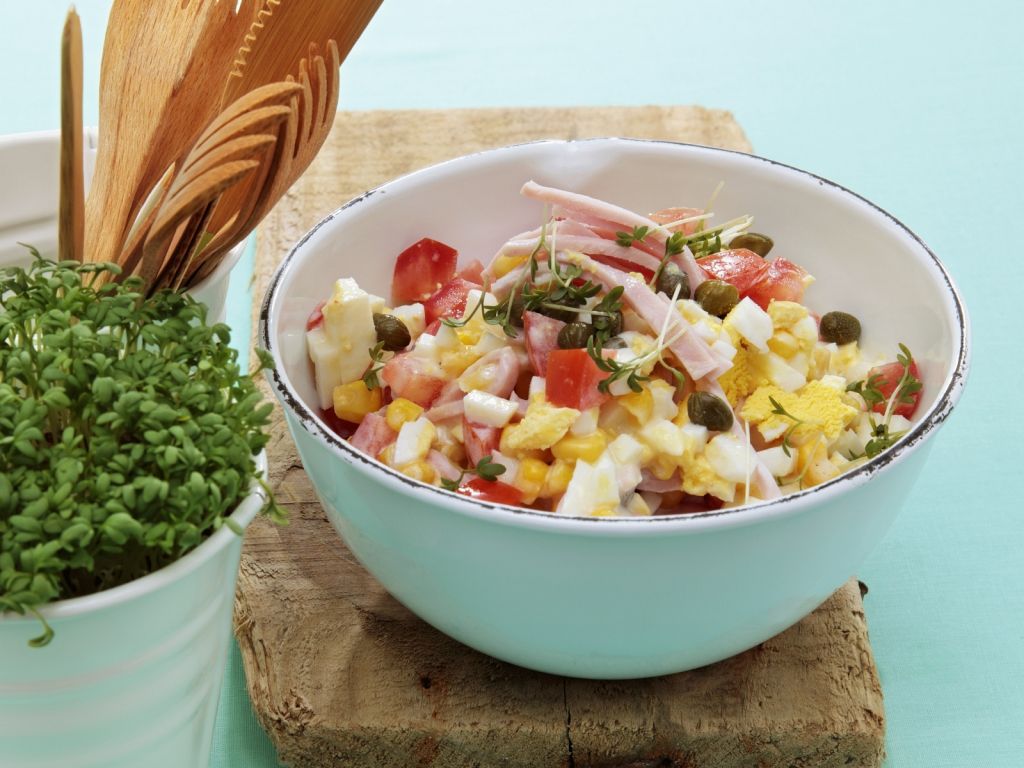 Mais-Eier-Salat mit Schinken Rezept | EAT SMARTER