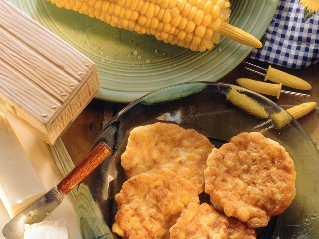 Maispuffer mit Maiskolben Rezept | EAT SMARTER